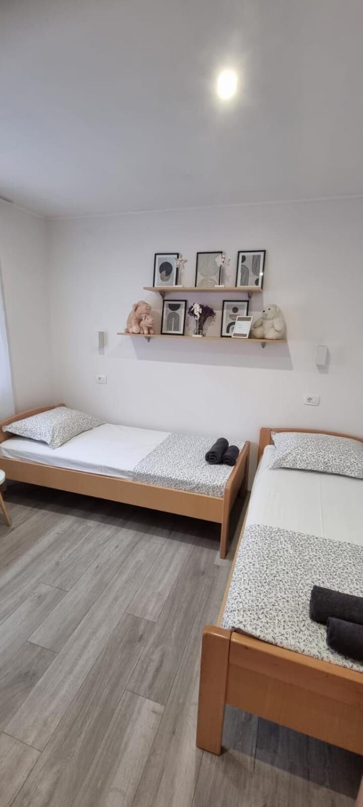 Apartments Mladen Duće Eksteriør billede