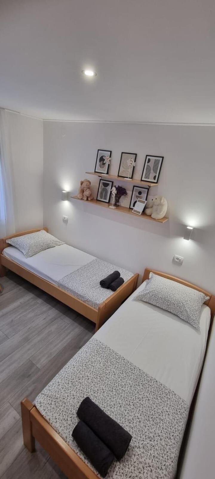 Apartments Mladen Duće Eksteriør billede